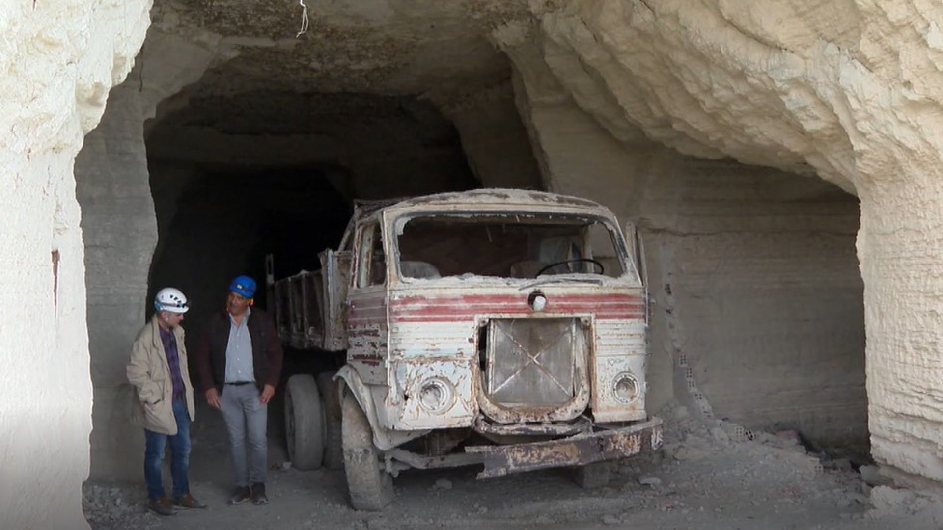 Palencia también es profunda: exploramos las minas de yeso de Hornillos de Cerrato Palencia también es profunda: exploramos las minas de yeso de Hornillos de Cerrato