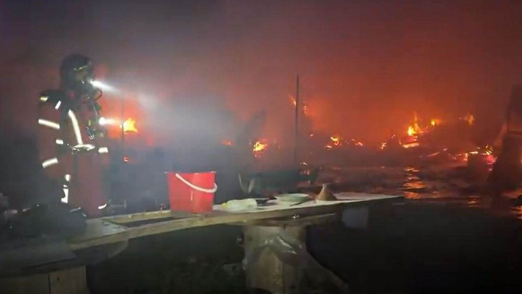 Un incendio quema siete infraviviendas en una zona rural de Fuenlabrada, Madrid