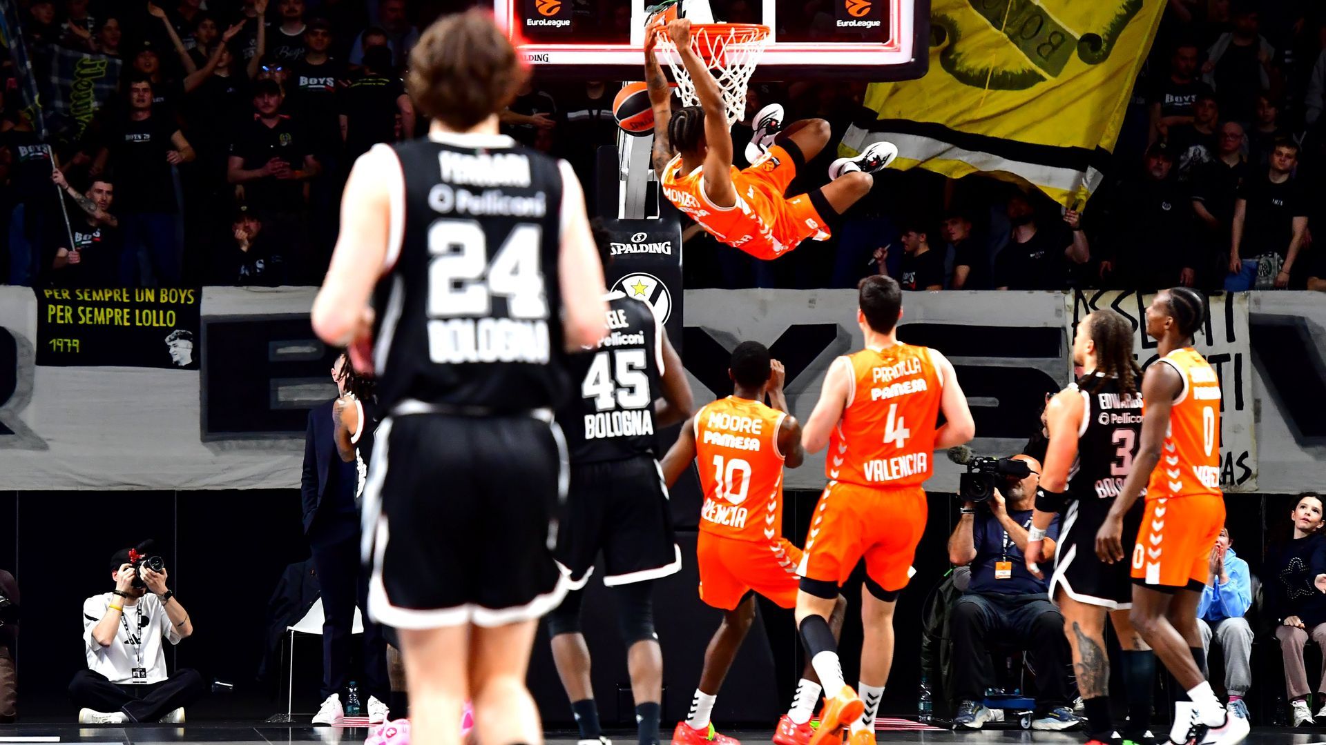 Valencia Basket asalta Bolonia (81-94)