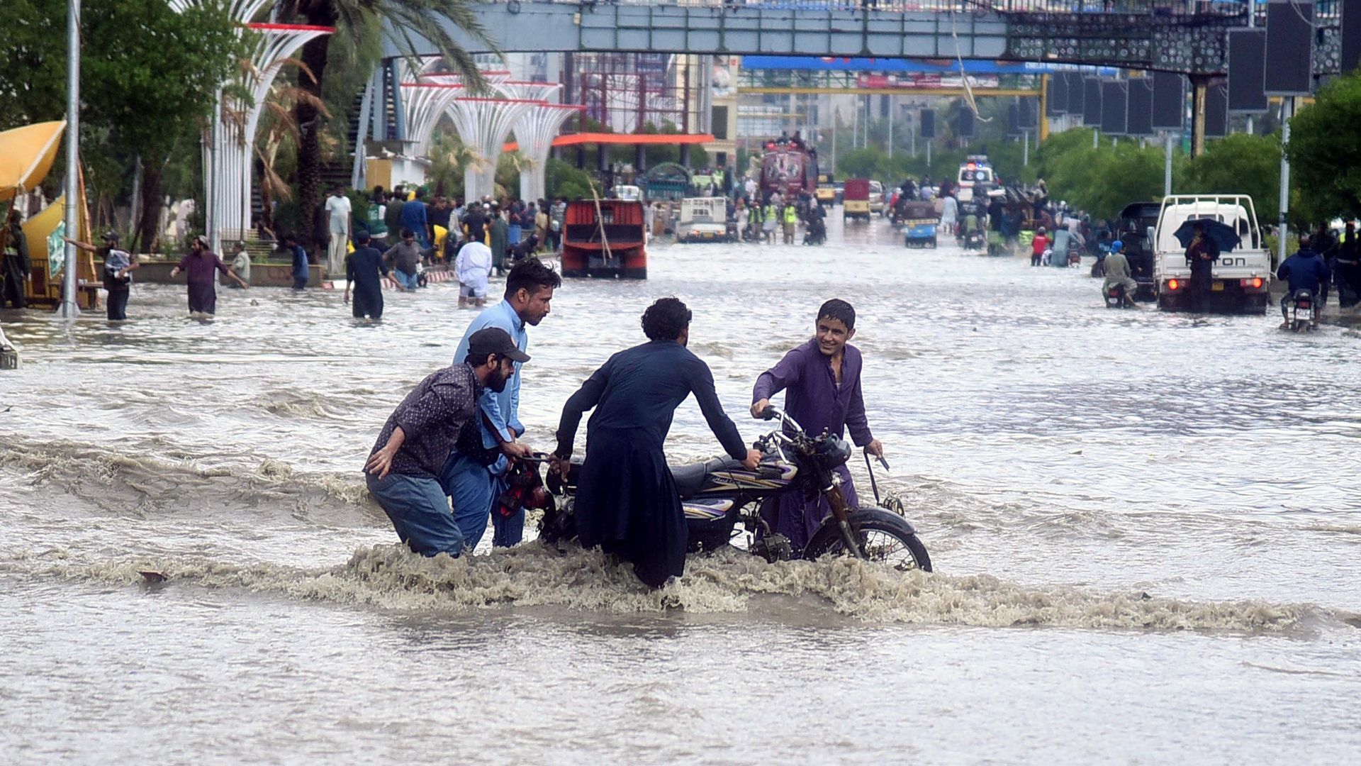 Casi 150 muertos por las inundaciones en Afganistán y Pakistán Casi 150 muertos por las inundaciones en Afganistán y Pakistán
