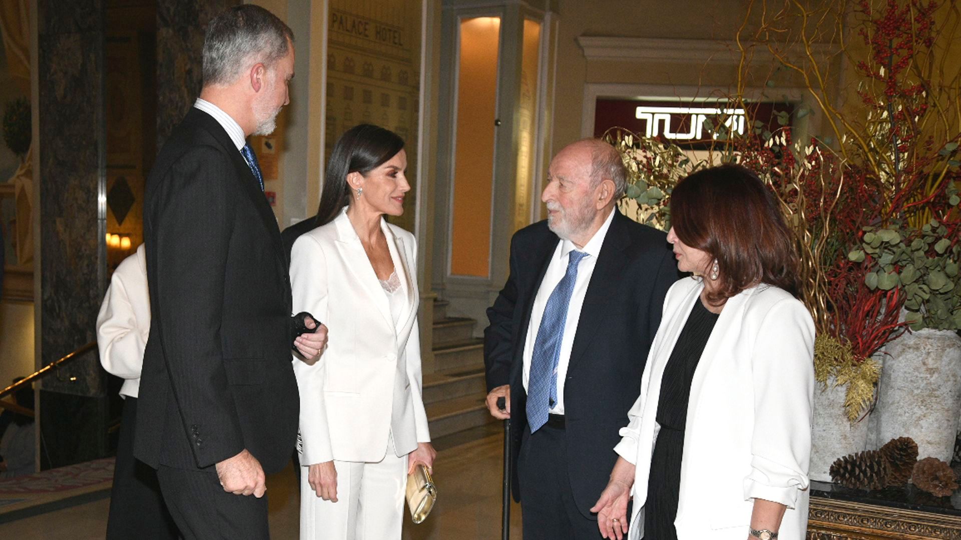 Diego Carcedo y Cristina García Ramos con los Reyes de España