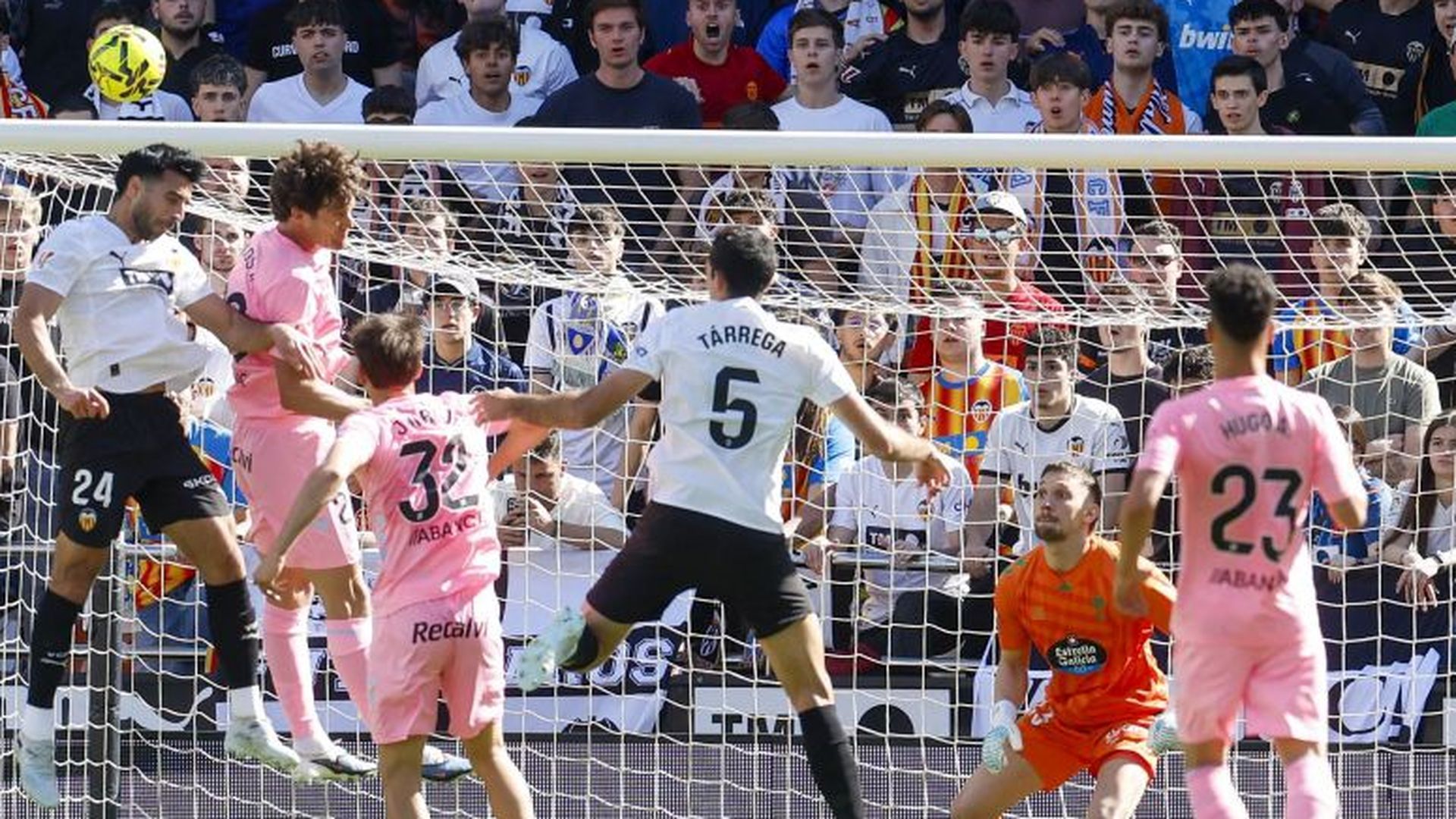 Lance en el Valencia-Celta en Mestalla