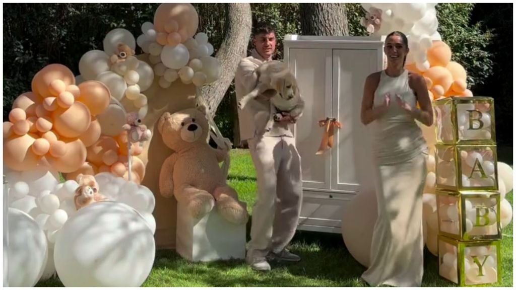 Claudia y Mario anuncian el sexo de su primer bebé en su fiesta 'gender reveal'