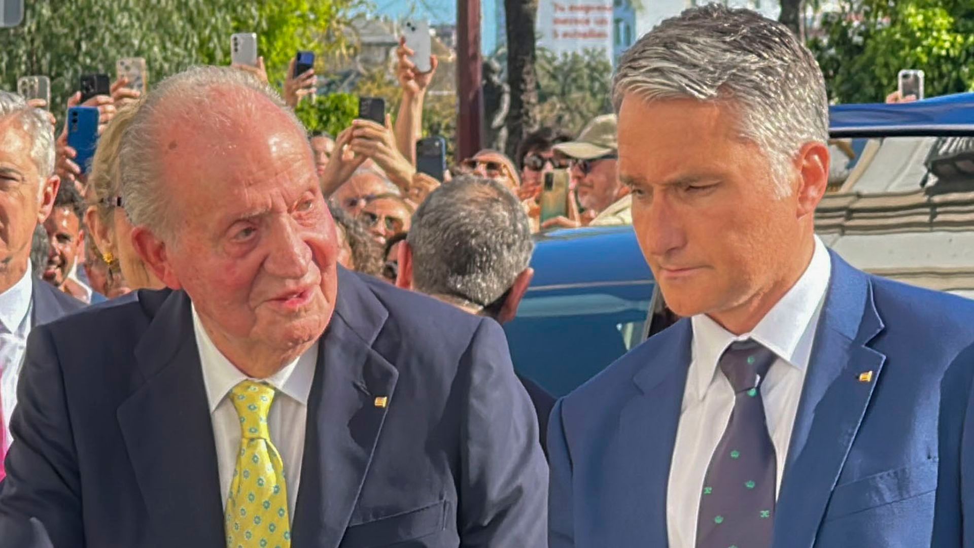 El rey Juan Carlos, este pasado domingo, 5 de abril, en Sevilla, junto a Cabello