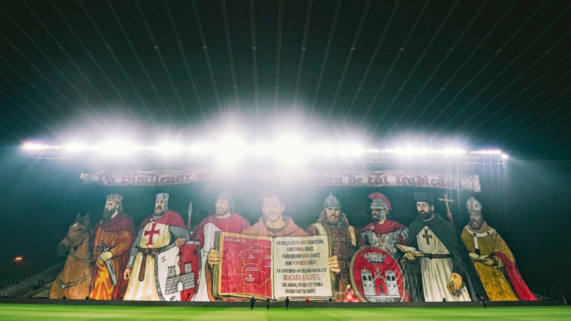 Imagen de un tifo que conmemora la historia cristiana de Braga