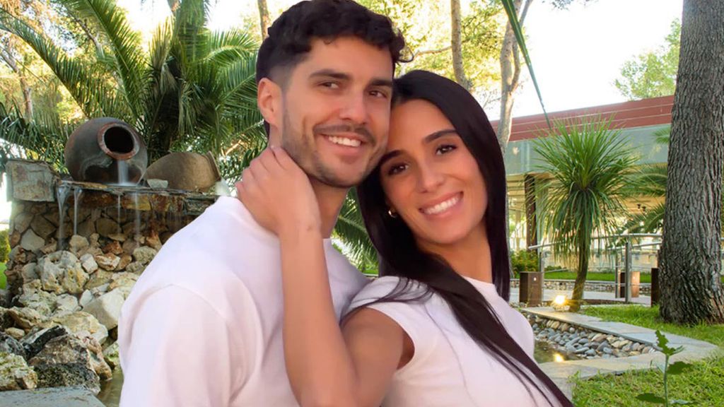 Claudia y Mario anuncian el sexo de su primer bebé en su fiesta 'gender reveal'