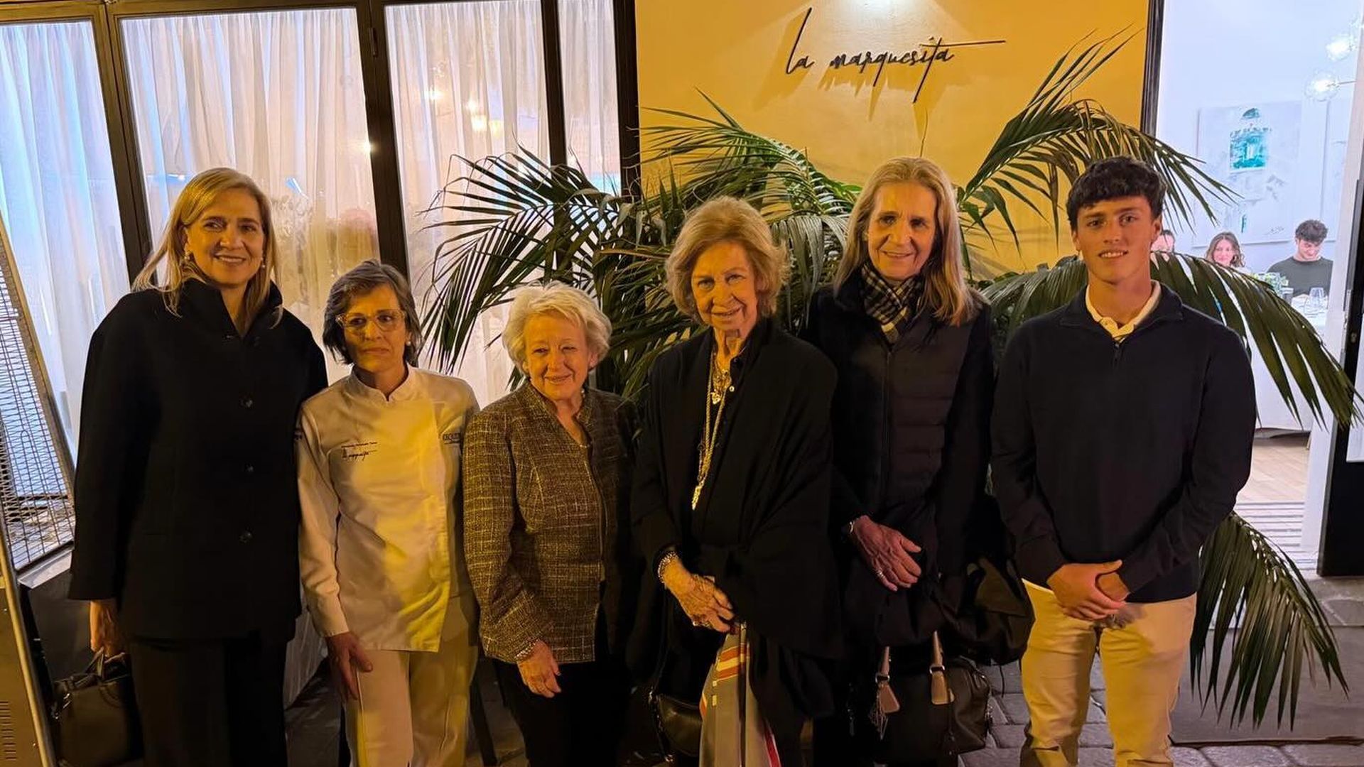 La reina Sofía con sus hijas las infantas Elena y Cristina en el restaurante La Marquesita