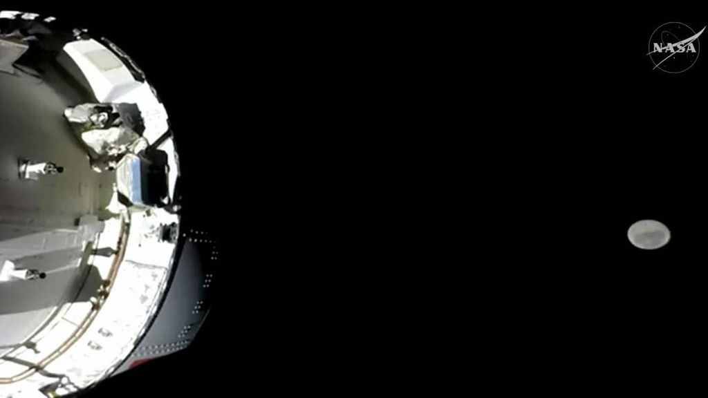 Los astronautas del Artemis II hacen historia y baten el récord de mayor distancia de la Tierra del Apollo 13