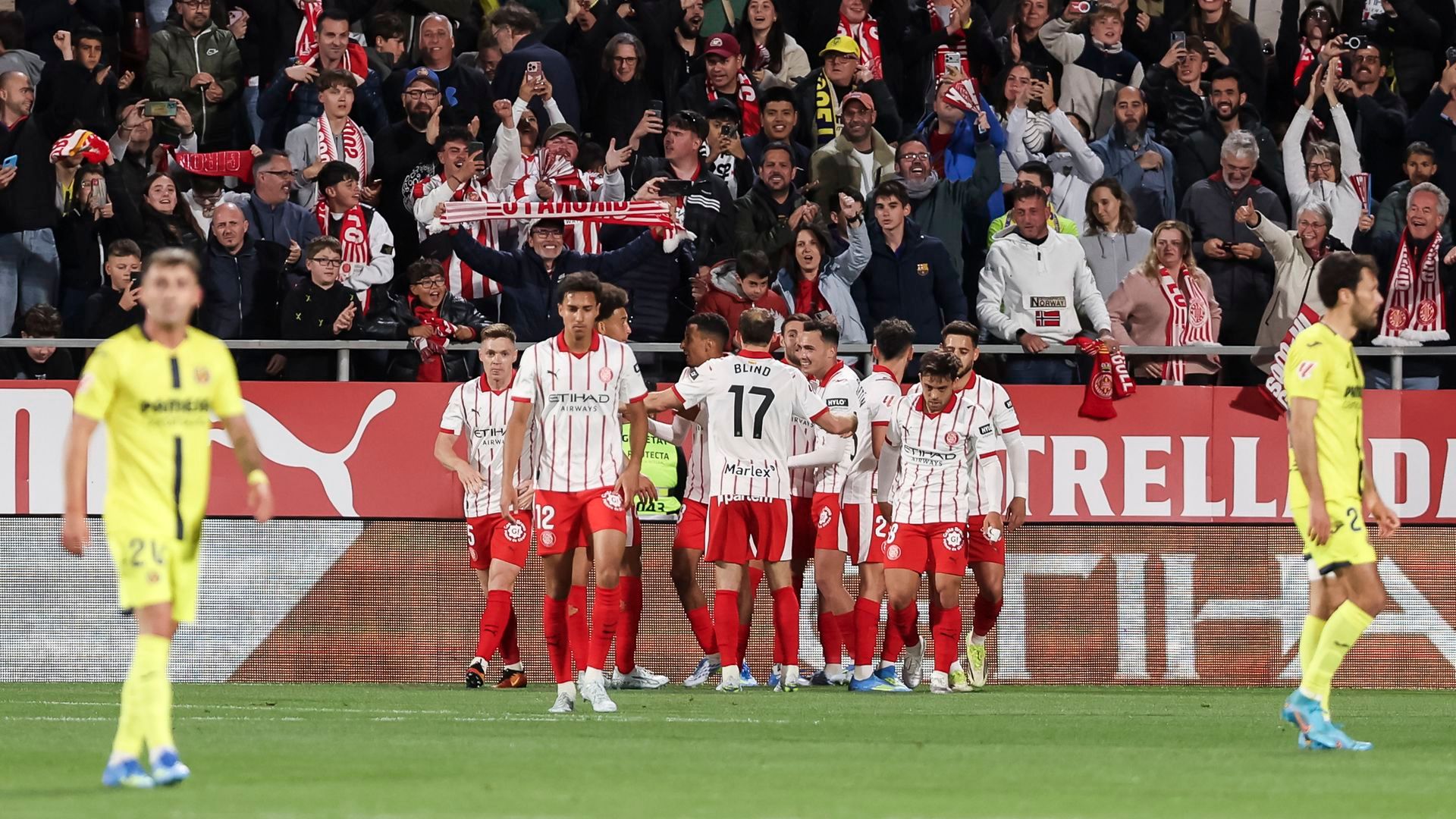 Los jugadores del Girona celebrando el gol contra el Villarreal