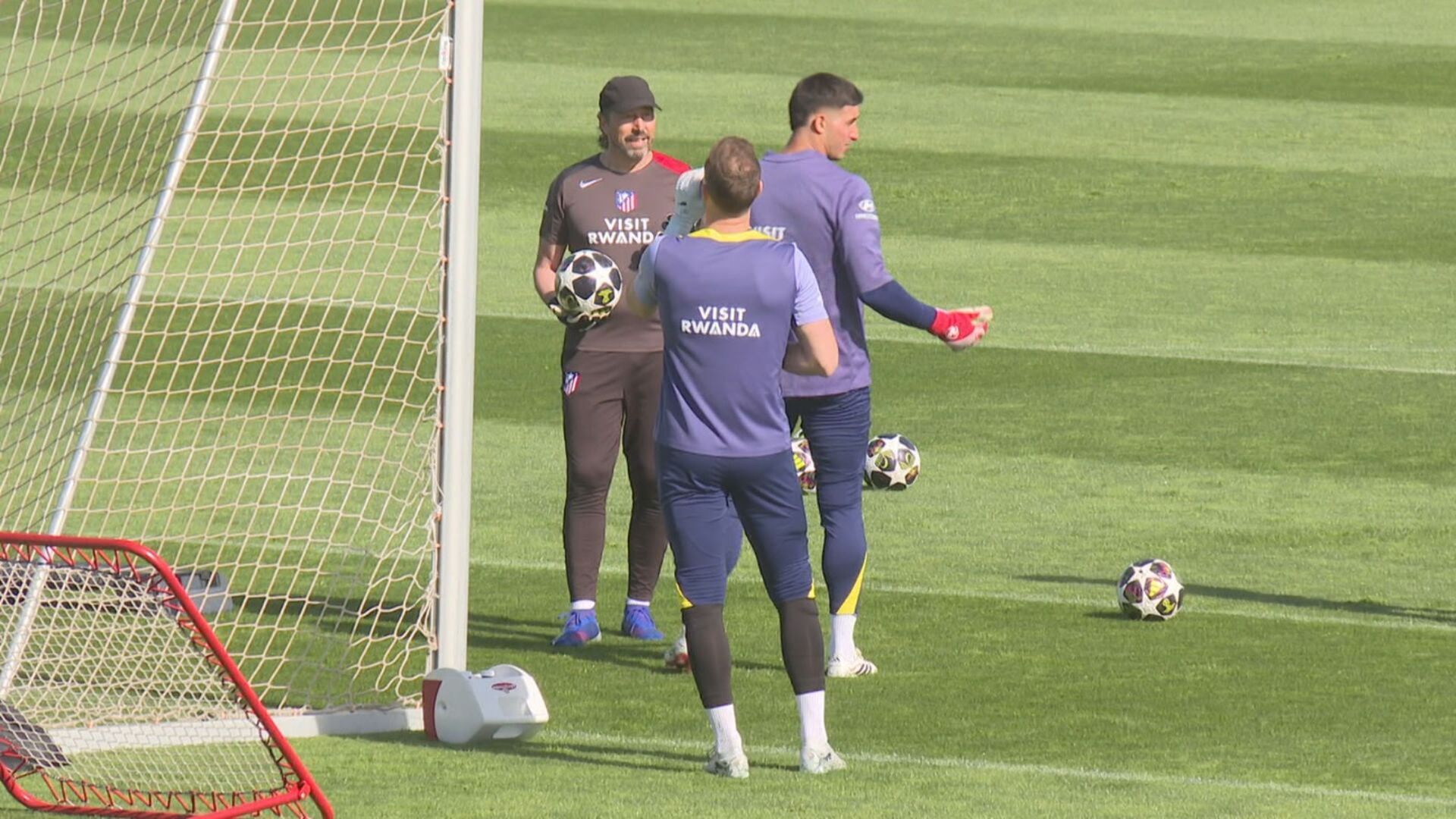 Oblak, en el entrenamiento del Atlético