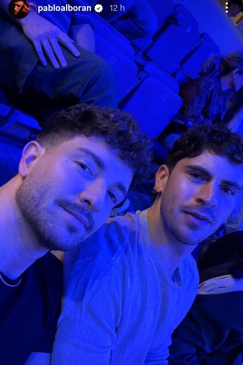 Pablo Alborán comparte una imagen con su novio, Juan Sesma, en el concierto de Rosalía
