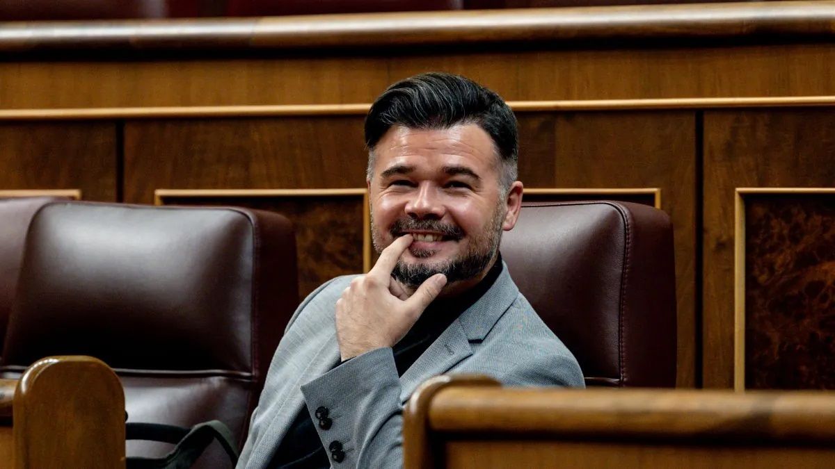 Rufían, sonriente en el Congreso