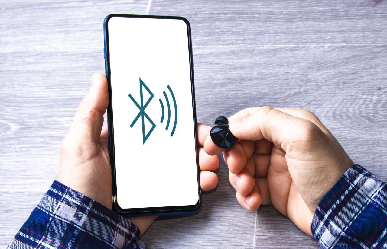 Sincronizando unos auriculares a través de Bluetooth