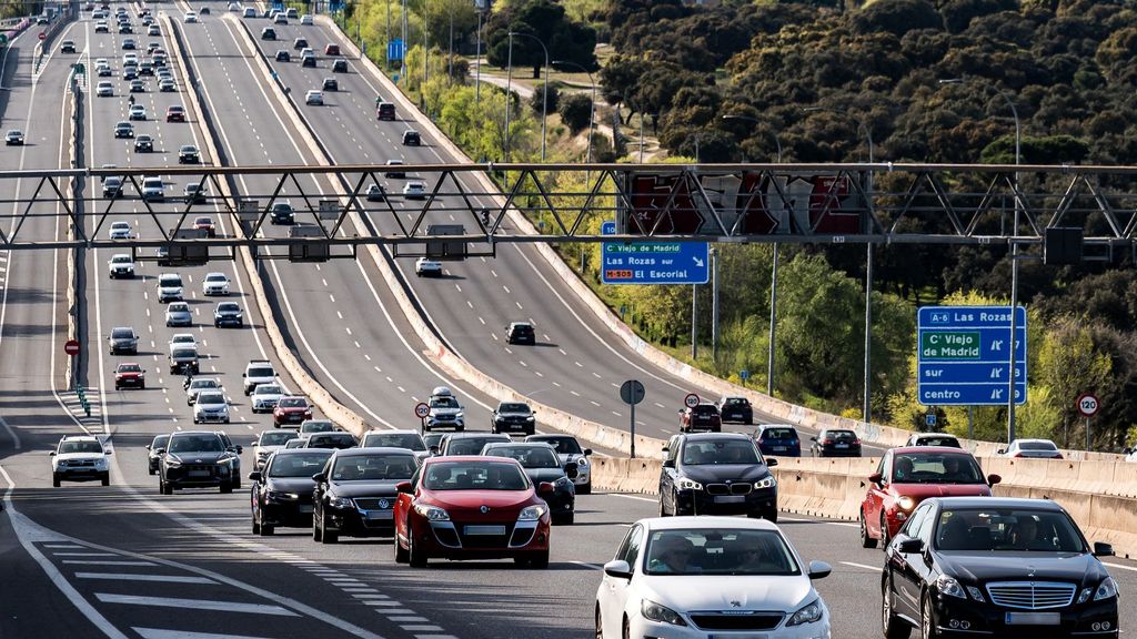 Complicaciones de tráfico en la vuelta de Semana Santa: un accidente provoca largas colas en la AP-7 en Valencia