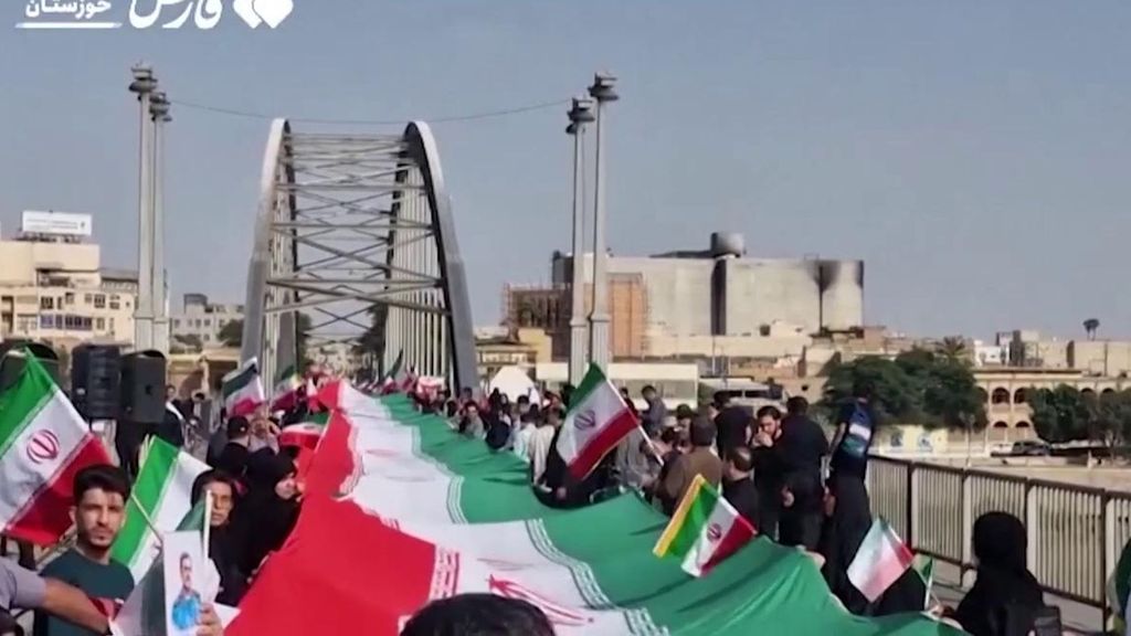 Irán llama a su población a convertirse en escudos humanos en las infraestructuras y puentes amenazados