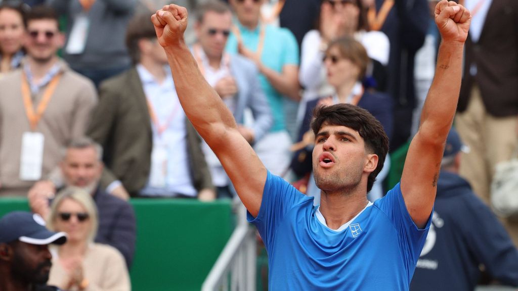 Cuánto cuesta y dónde comprar la camiseta de Carlos Alcaraz de la que todo el mundo habla en Montecarlo
