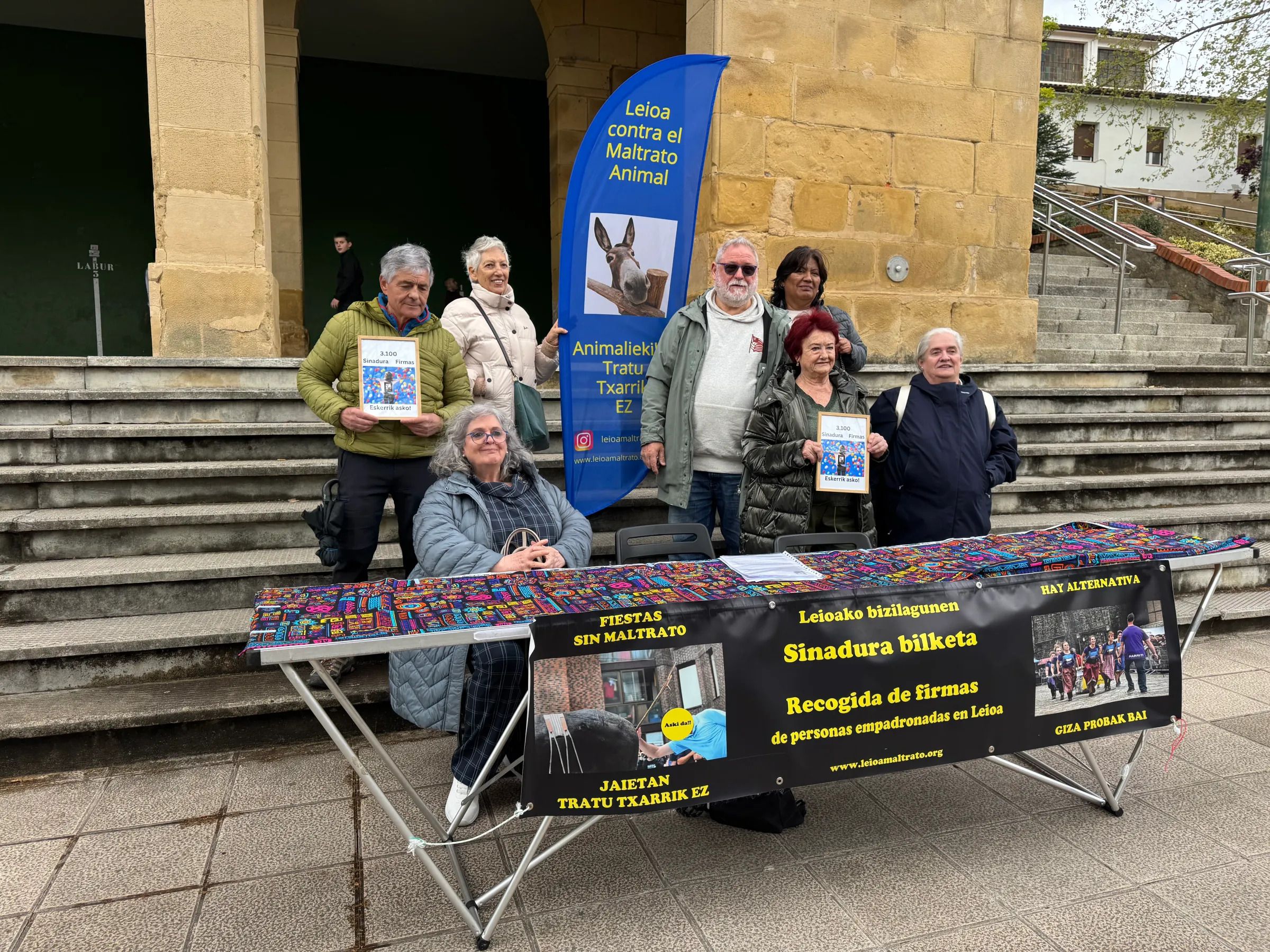 El colectivo ha recogido 3.115 firmas en siete meses, entre los vecinos