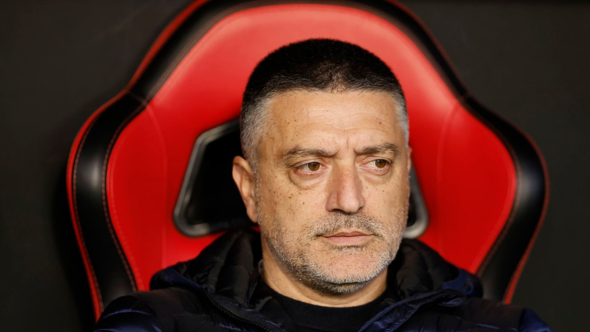 García Pimienta en el banquillo del Sánchez-Pizjuán