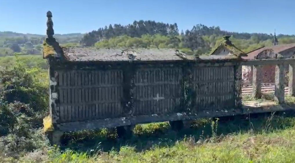 Hórreo del cura de Ribela, en A Estrada