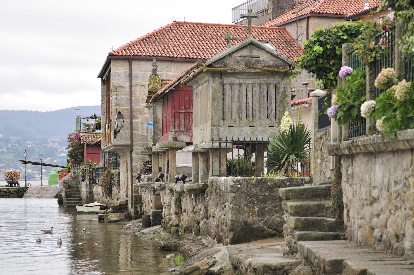 Hórreos en Combarro