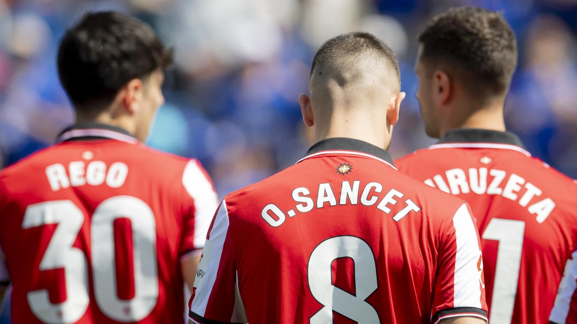 Imagen de Rego, Oihan Sancet y Gorka Guruzeta tras perder ante el Getafe en el Coliseum