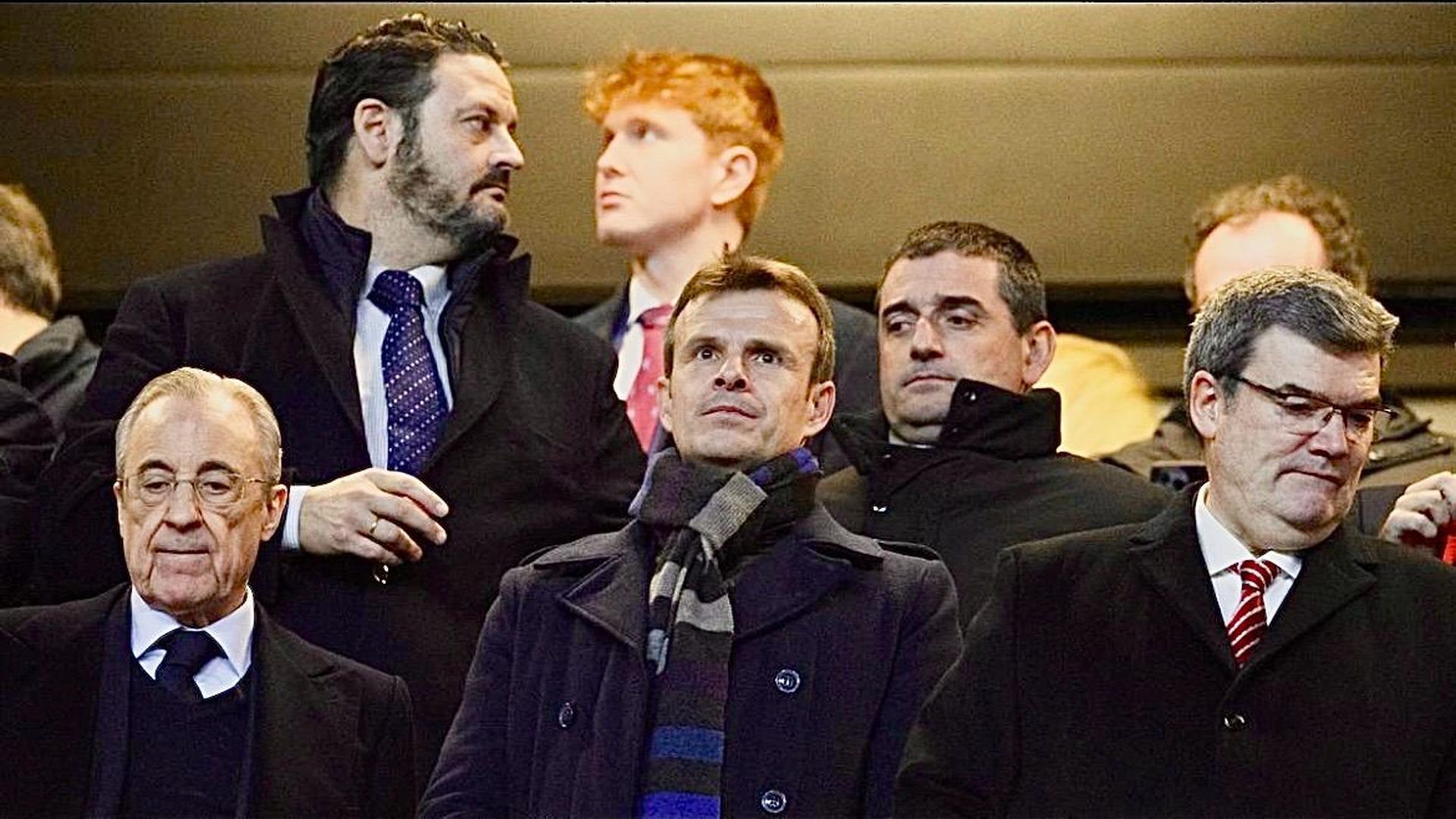 Jon Uriarte, en el palco con Igor San Román, Florentino Pérez y el alcalde Aburto