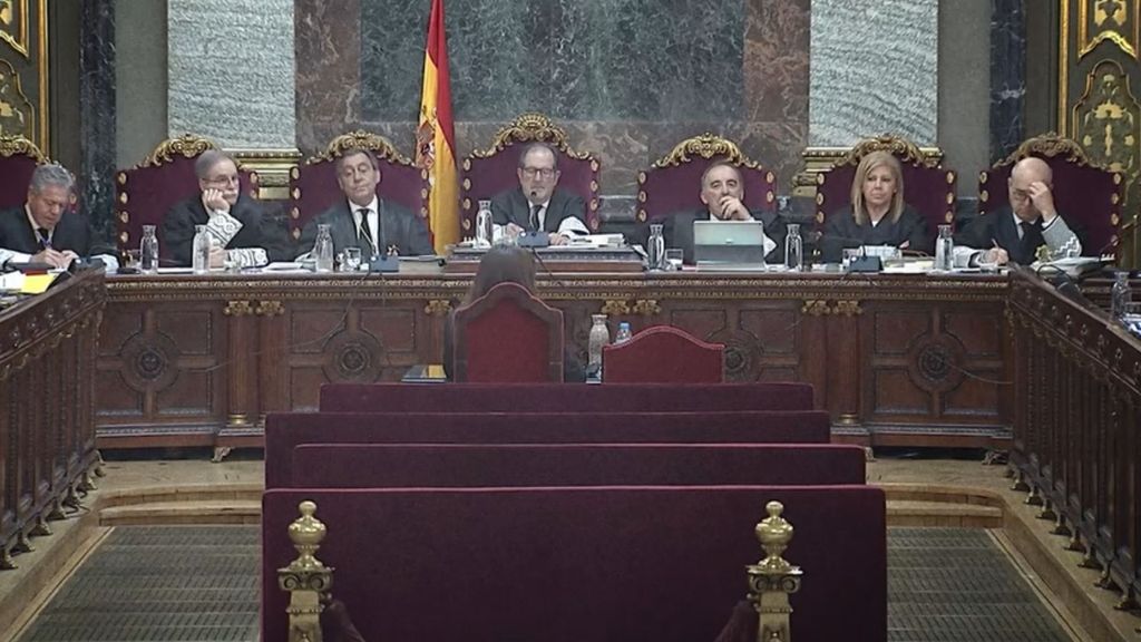 Las primeras imágenes de la declaración de Jéssica Rodríguez en el Supremo: "Creo que él se sintió en deuda y por eso me metió en el piso"