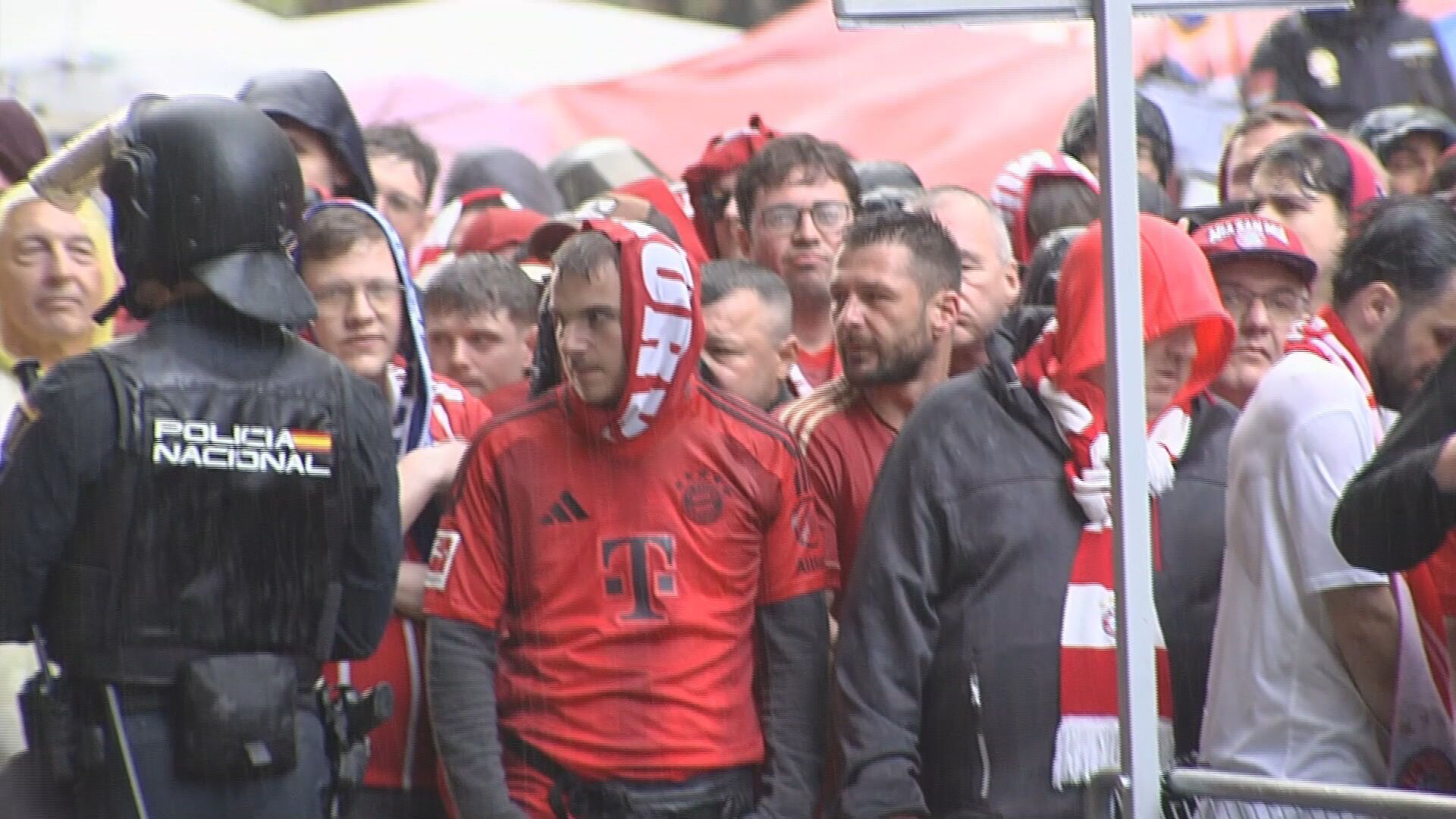 Los aficionados del Bayern en el Bernabéu