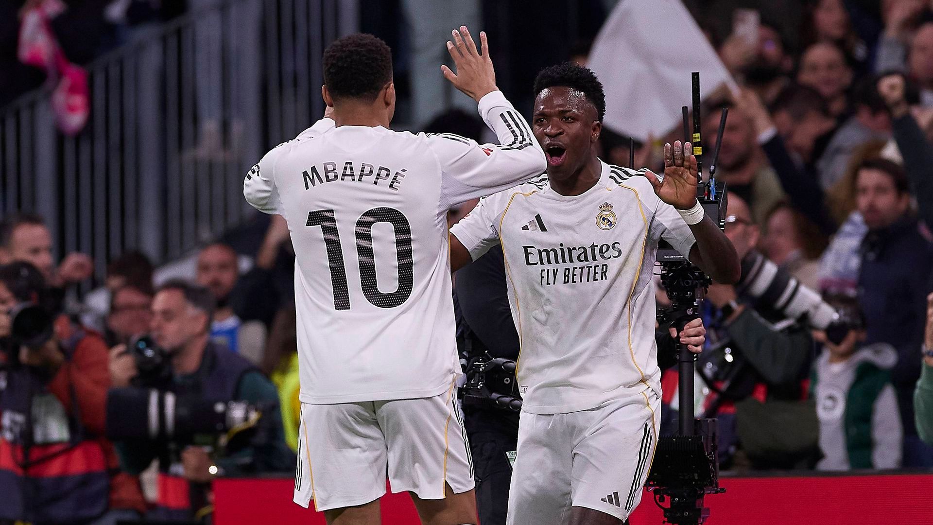 Mbappé y Vinicius en un partido del Real Madrid Mbappé y Vinicius en un partido del Real Madrid