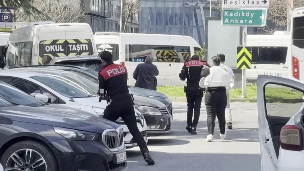Tiroteo frente al consulado de Israel en Estambul, Turquía: tres sospechosos "neutralizados" y dos policías heridos