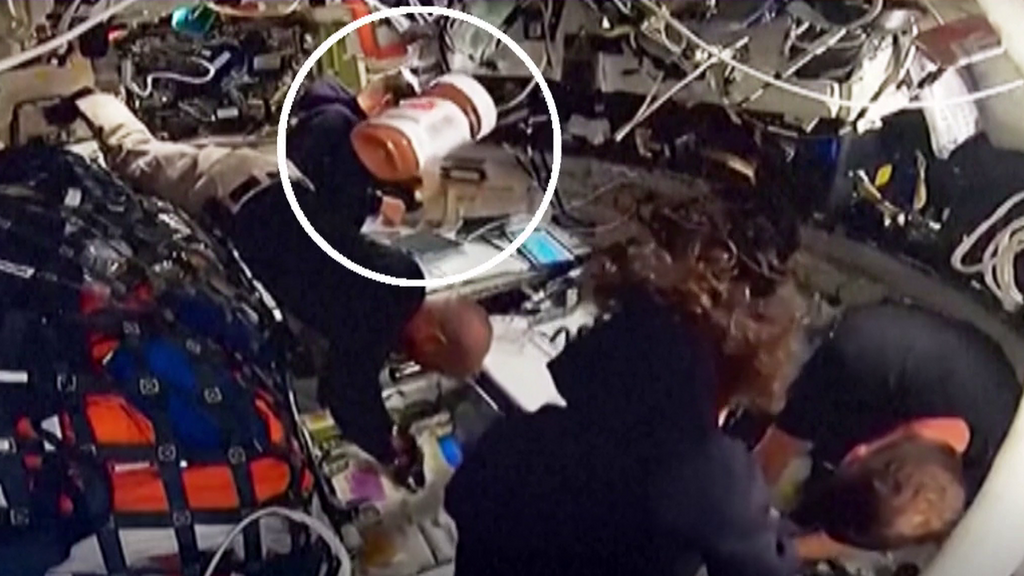 Un bote de una conocida crema de cacao se cuela en una transmisión de la Artemis II: ya es la ‘publicidad’ que más lejos ha viajado desde la Tierra