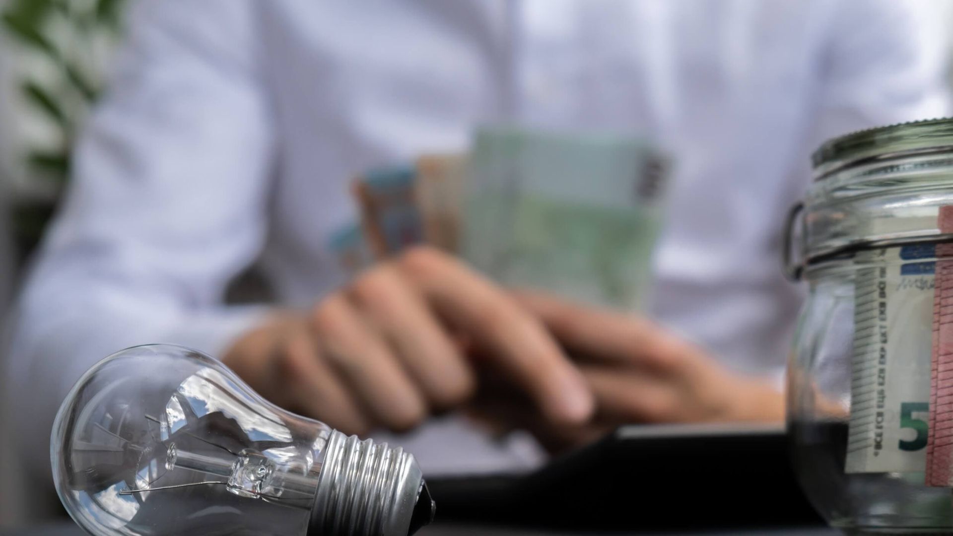 Acceso al bono social para pagar la luz