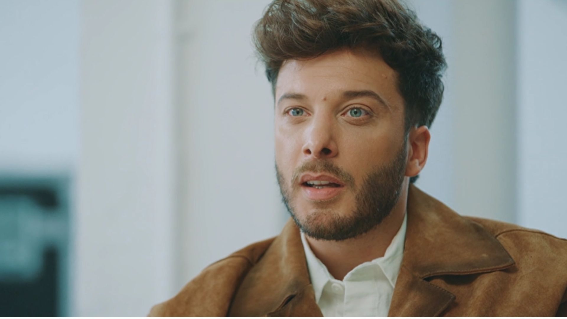 Blas Cantó cuenta el motivo por el que no es cariñoso en la calle con su pareja y cómo vivió una relación oculta