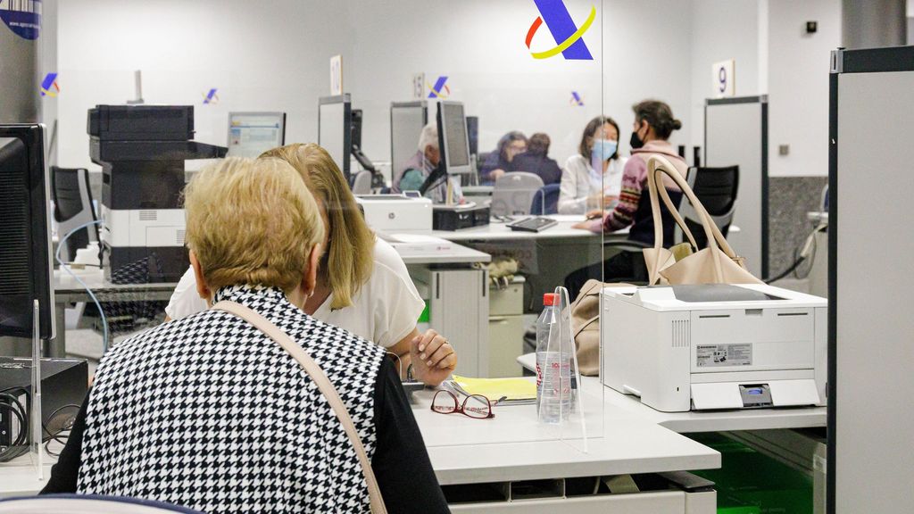 La Agencia Tributaria recibe 1.288.000 declaraciones de la renta el primer día de campaña