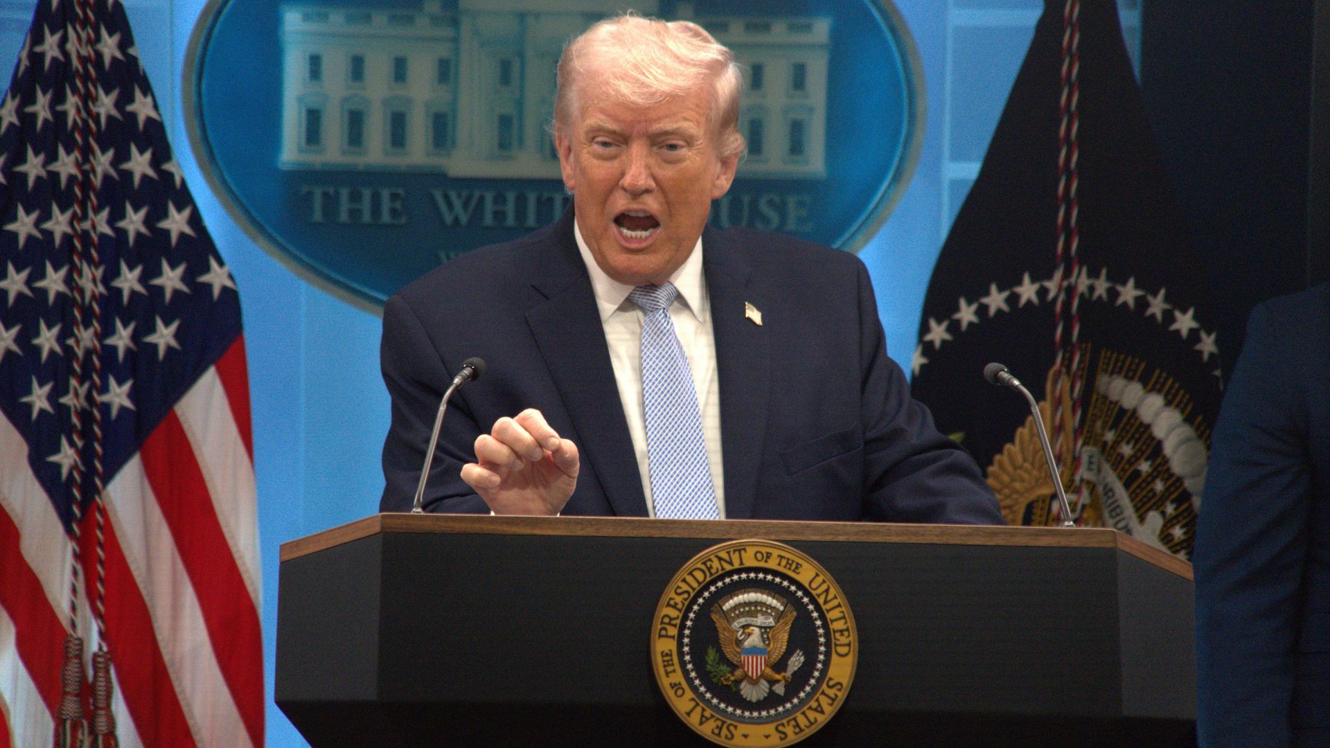 Donald Trump anuncia una tregua de dos semanas con Irán con la condición de la "apertura completa del estrecho de Ormuz"