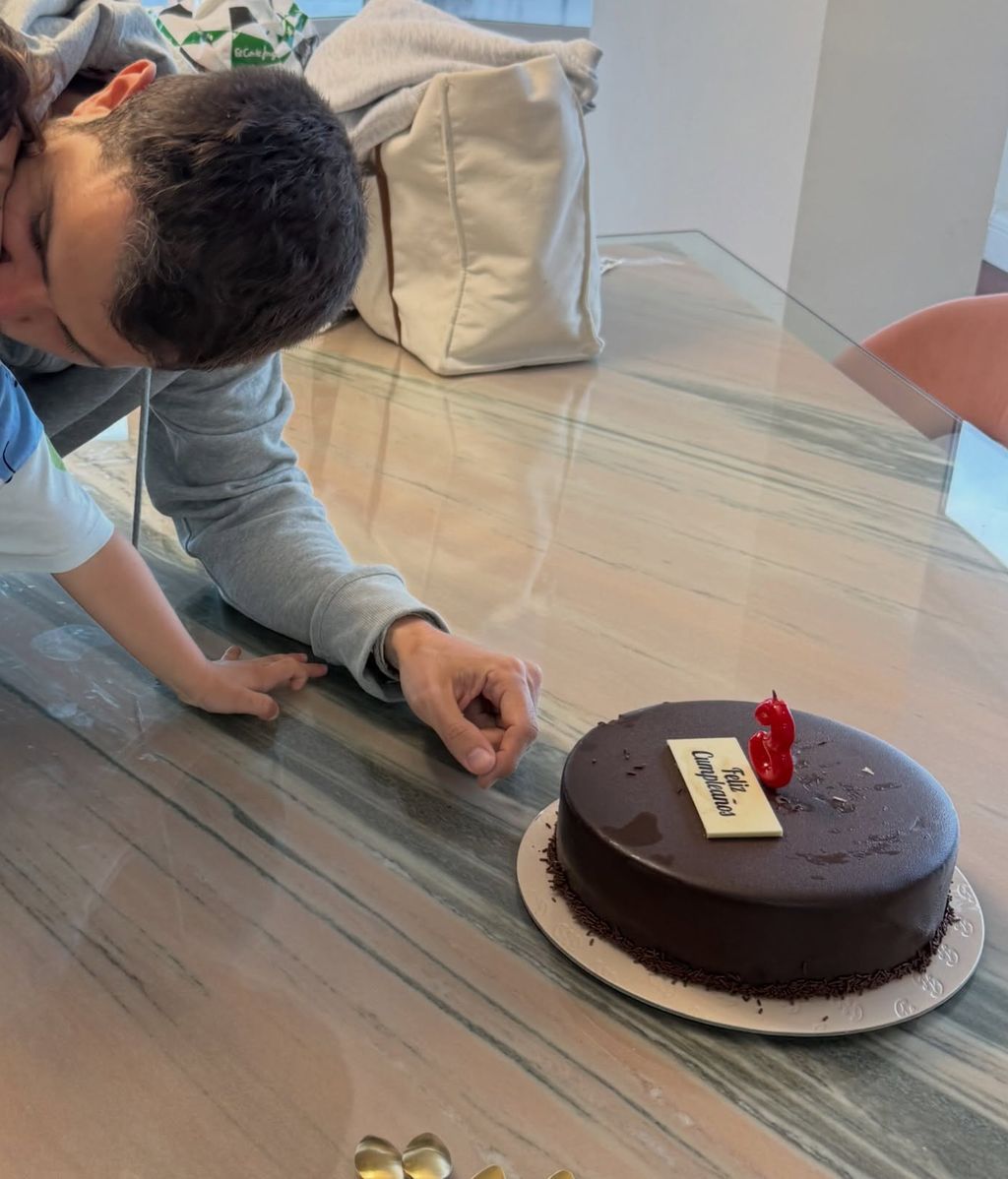 El hermano de Carla Barber y Bosco en la celebración de sus 3 años