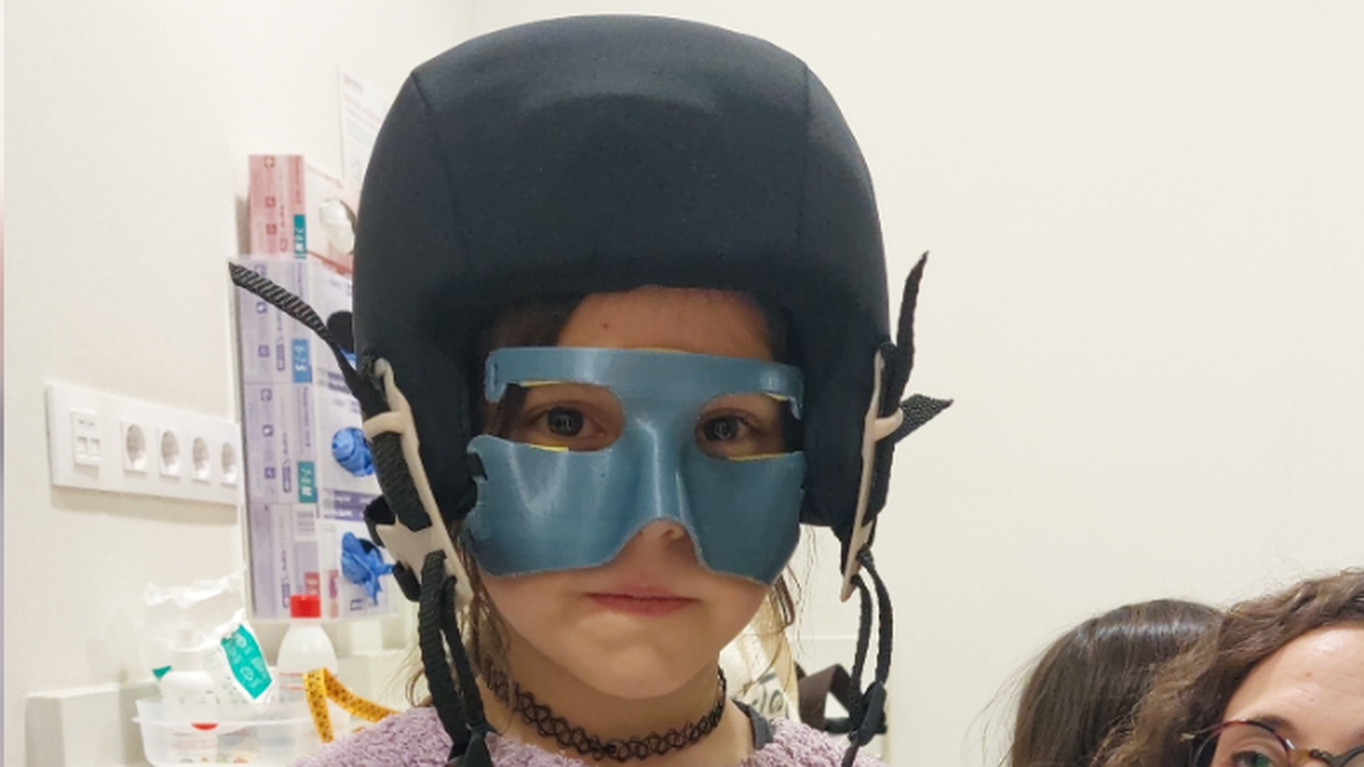 El nuevo casco busca ampliar la protección lateral y frontal