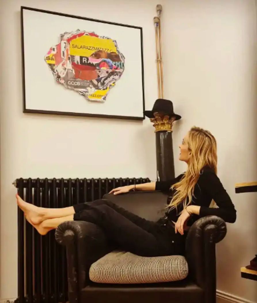 El salón de Kira Miró y Salva Reina