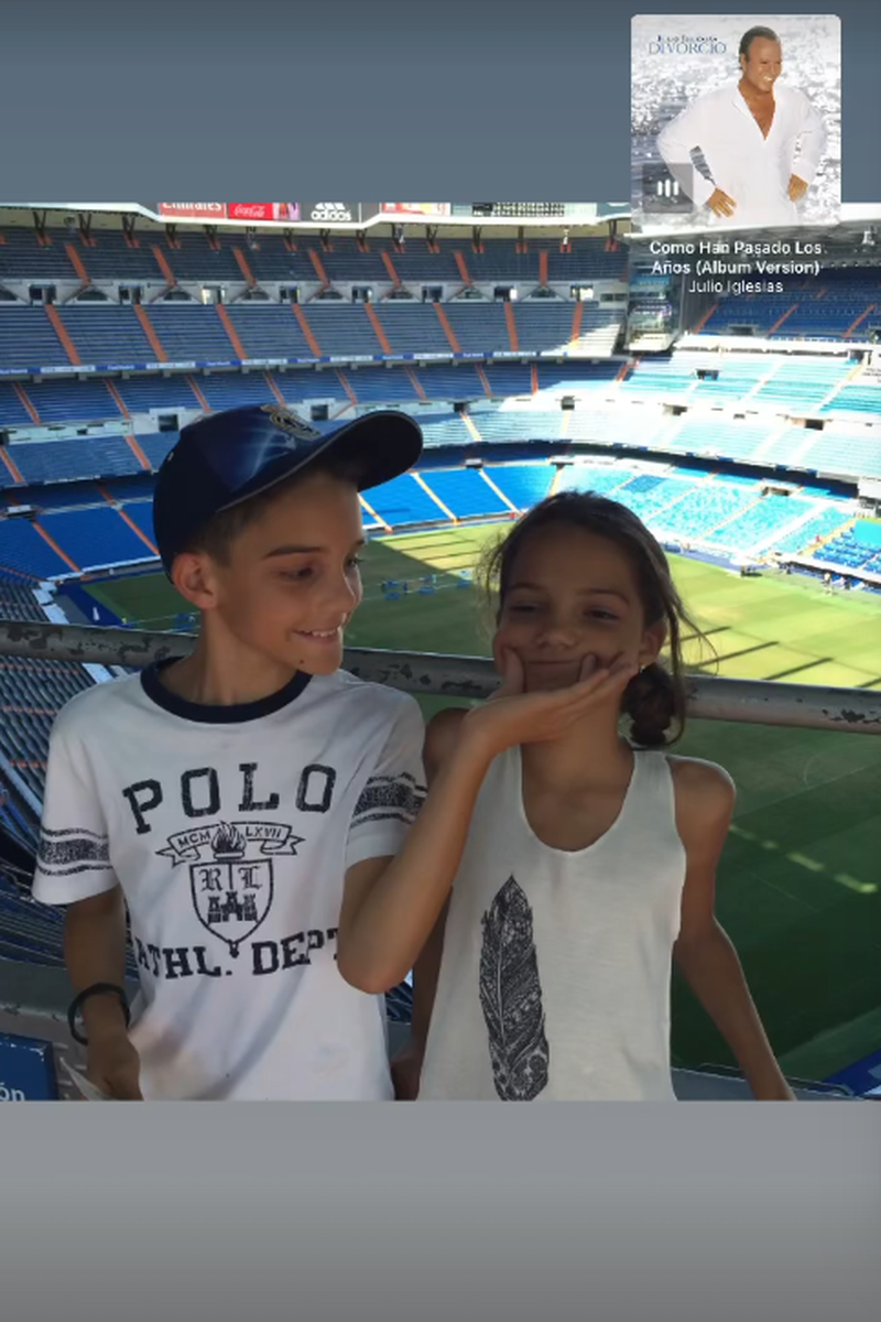 Jaime Nathaniel y Ruth, los hijos de Julio Iglesias Puga y Ronna Keith, en una imagen de su infancia