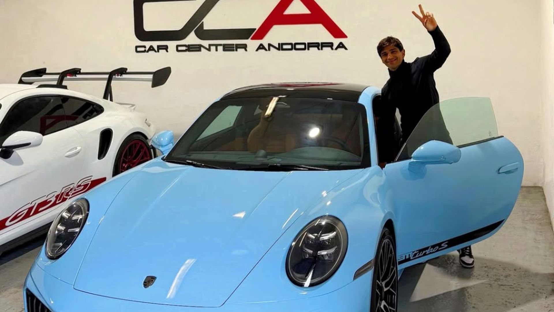 Jorge Martín, con su nuevo Porsche 911 Turbo S Jorge Martín, con su nuevo Porsche 911 Turbo S