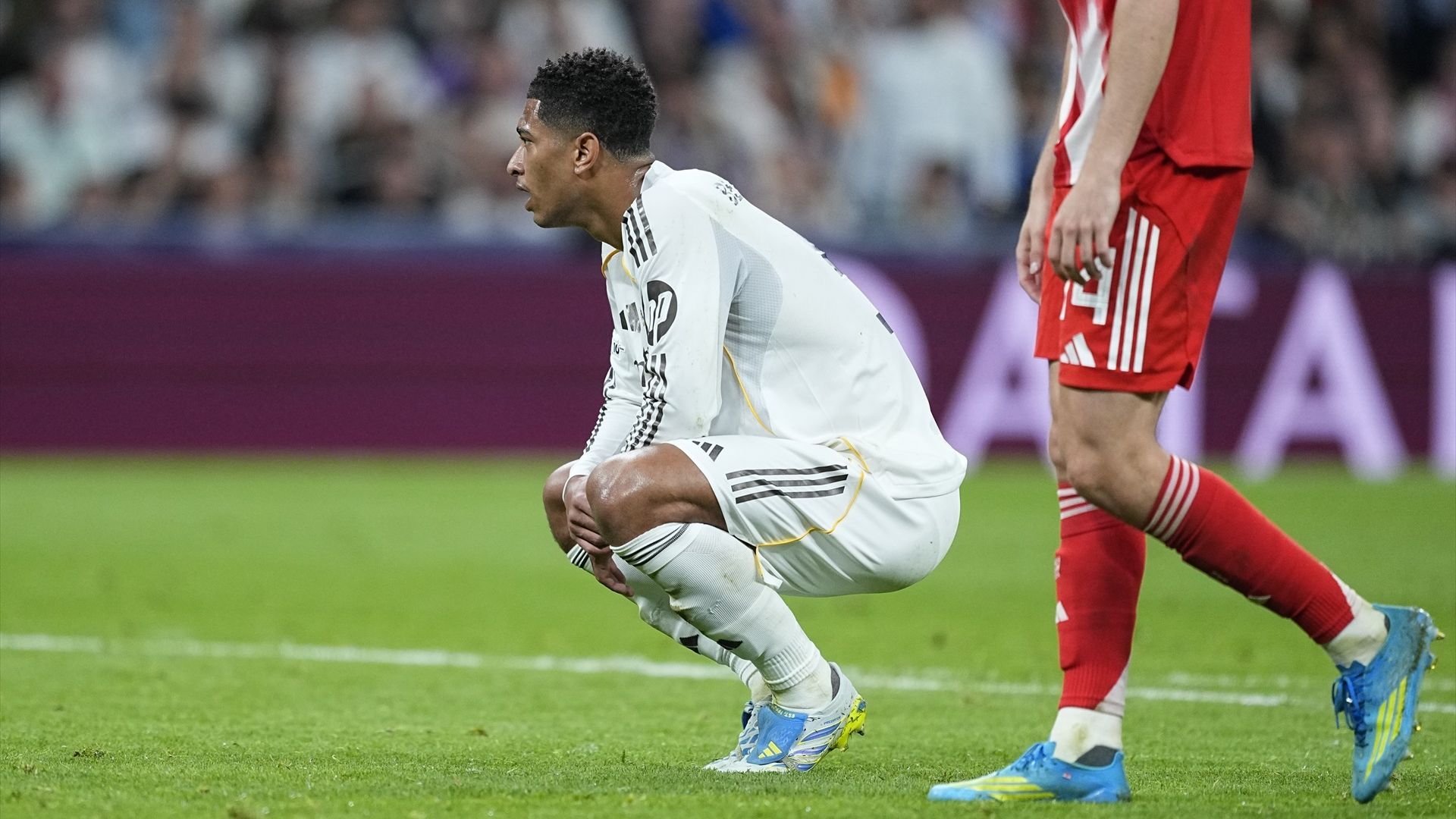 Jude Bellingham, arrodillado en el Real Madrid-Bayern