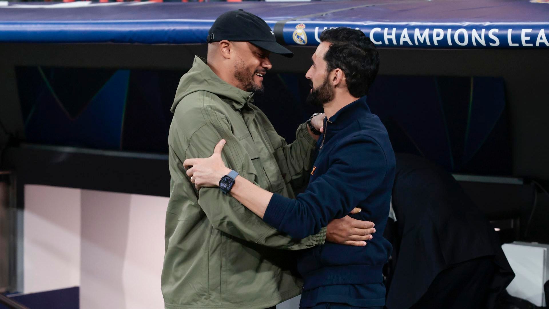 Kompany junto a Arbeloa