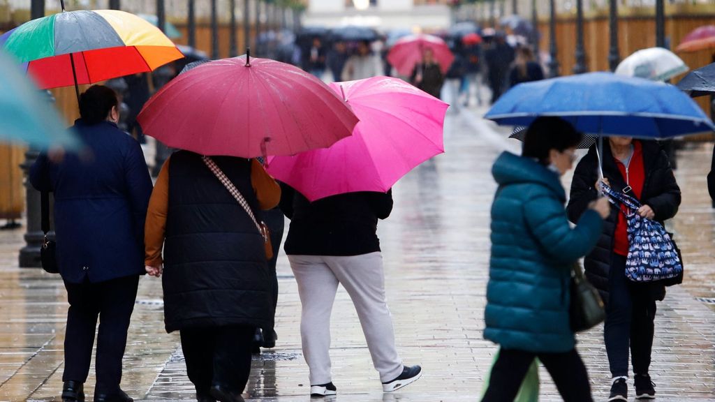 La jornada de hoy trae lluvias, calima y una brusca bajada de las temperaturas en el territorio nacional