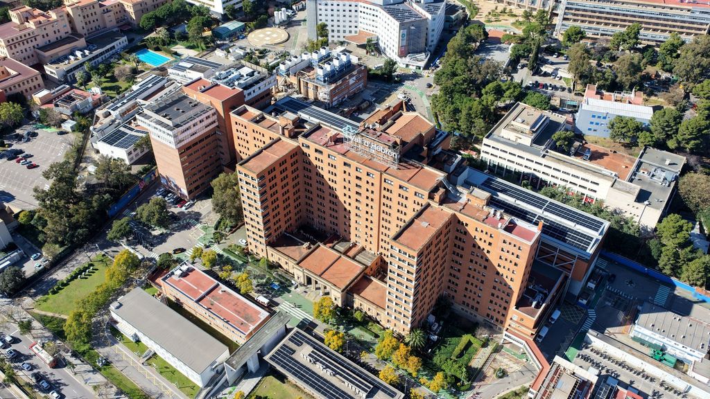 Una testigo apunta a la agresividad del padre del bebe maltratado en Barcelona y los progenitores defienden que sus lesiones son compatibles con una enfermedad congénita