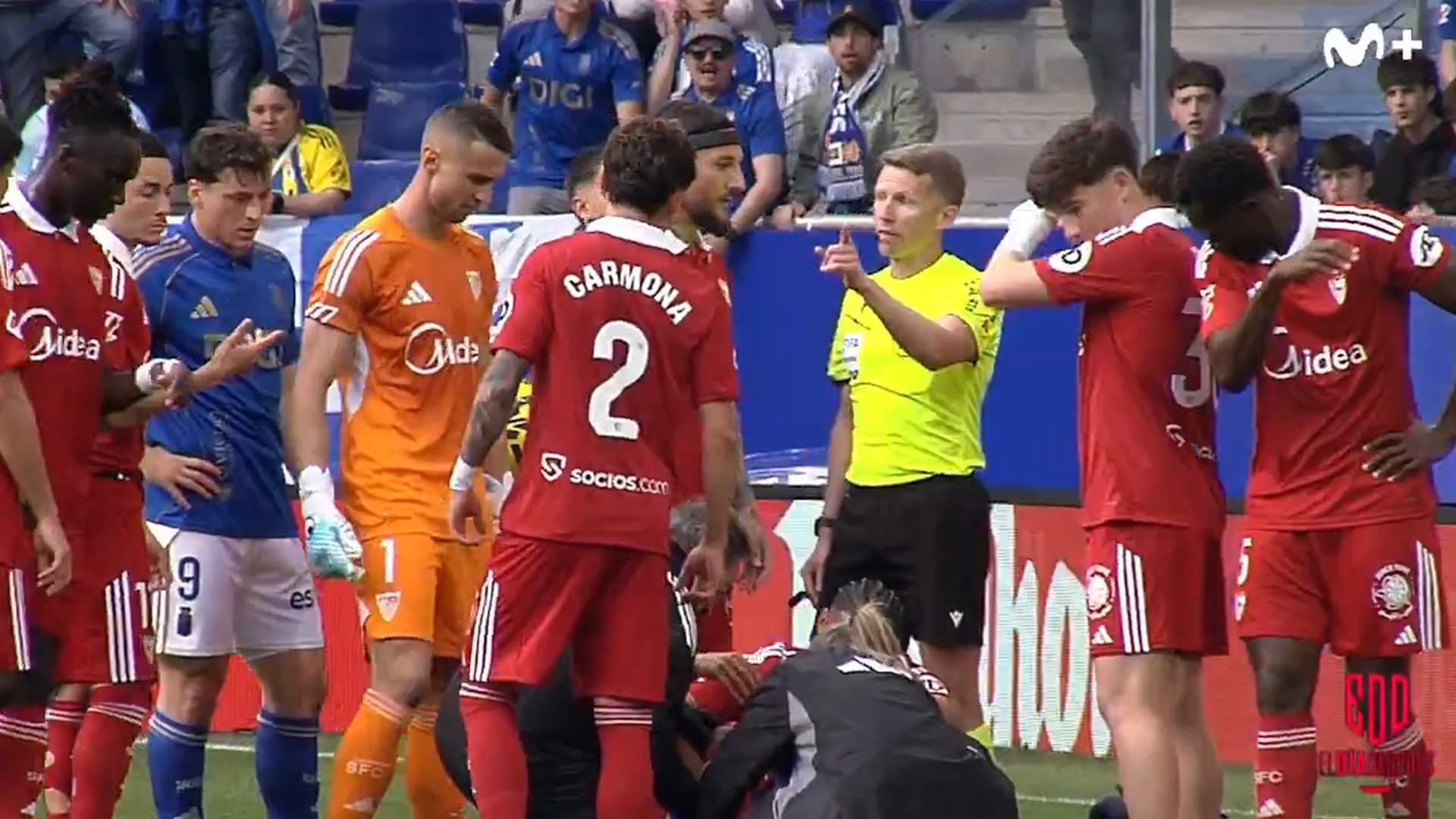 Vlachodimos habla con el árbitro