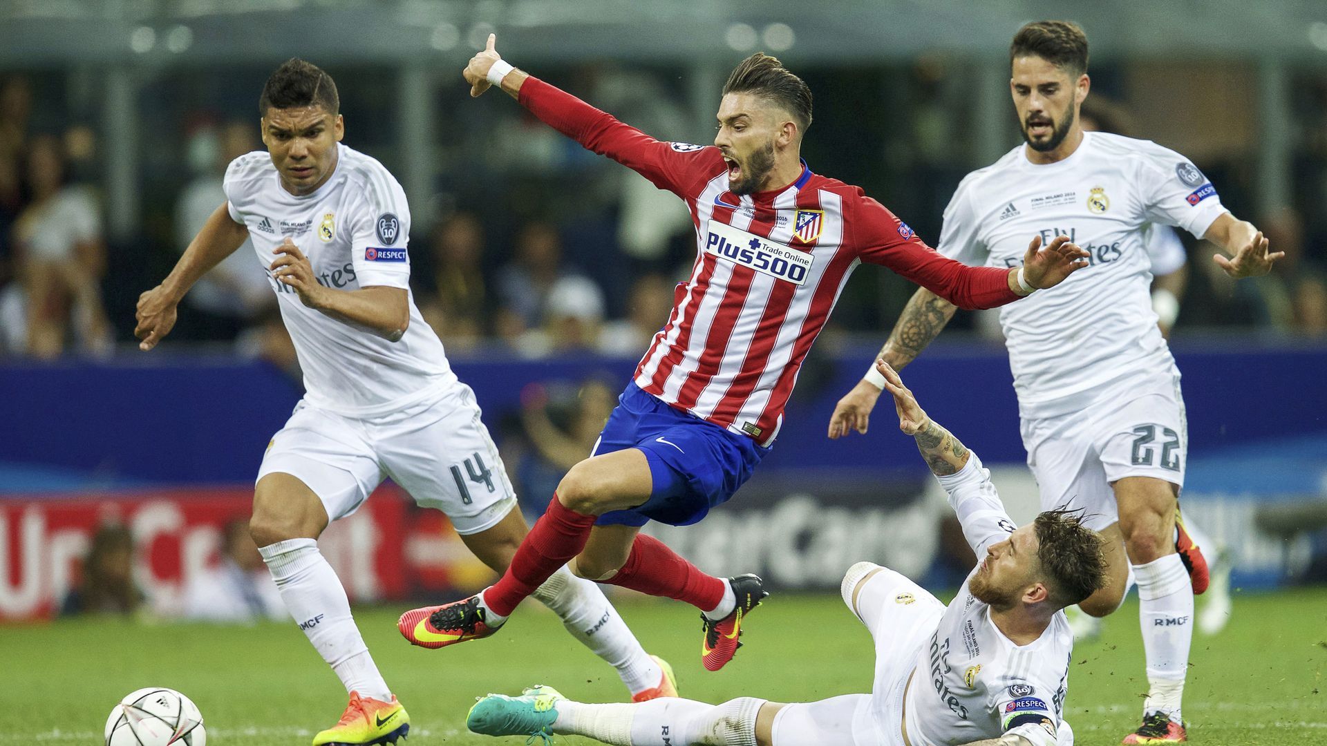 Yannick Carrasco, en la final de Champions de Milán