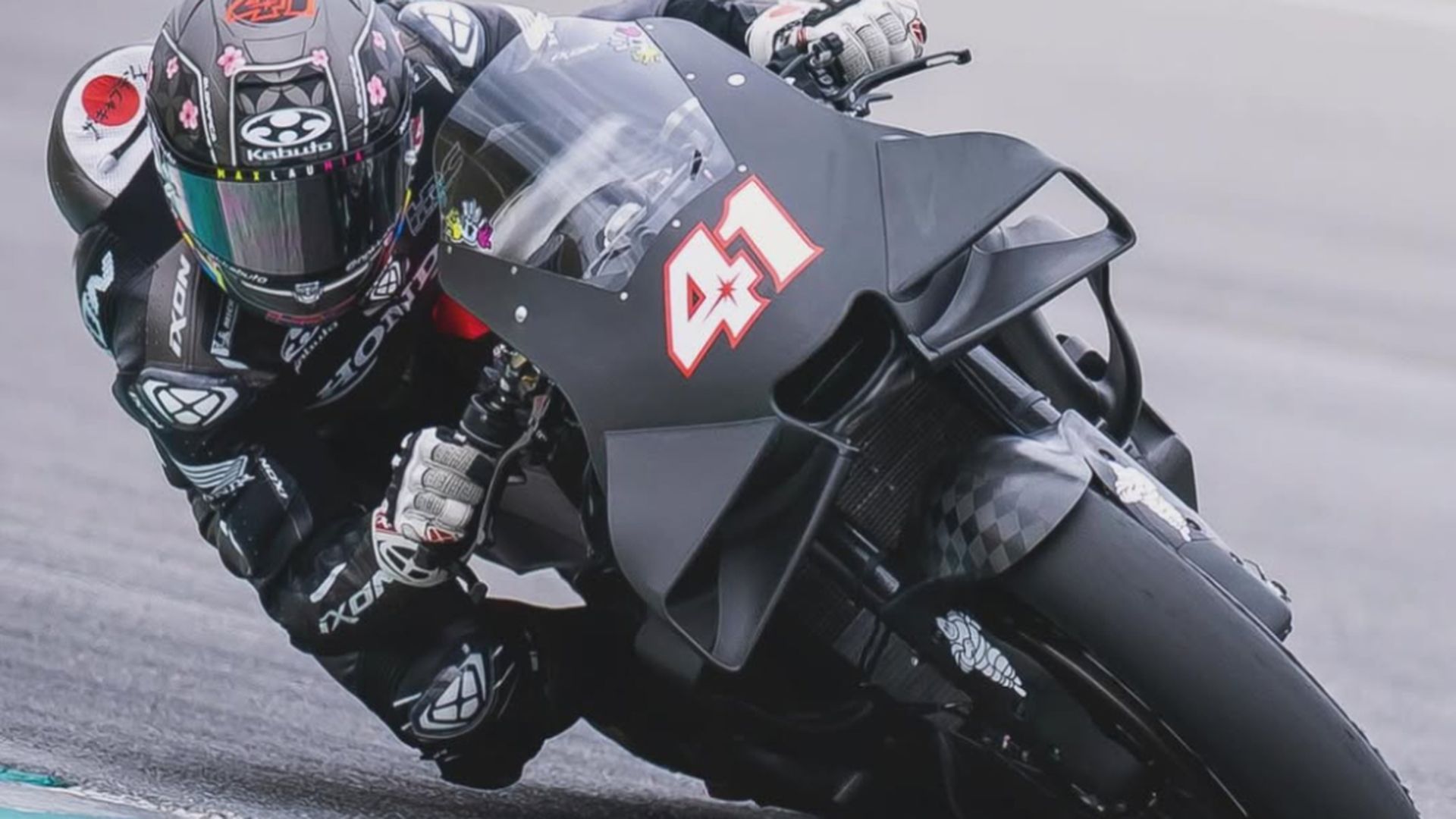 Aleix Espargaró, durante unos test con Honda