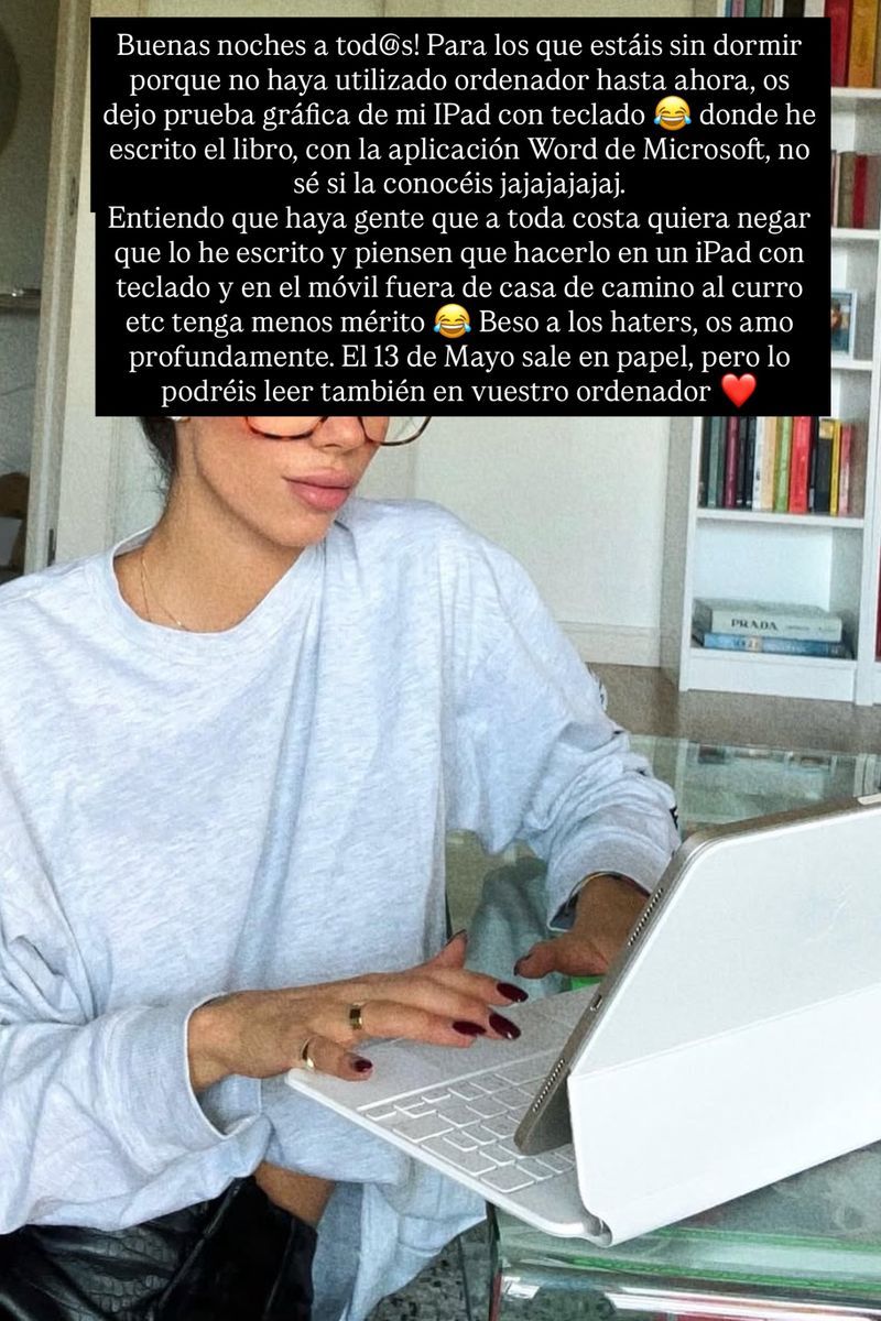 Alejandra Rubio muestra cómo escribió su primer libro y contesta a quienes le critican