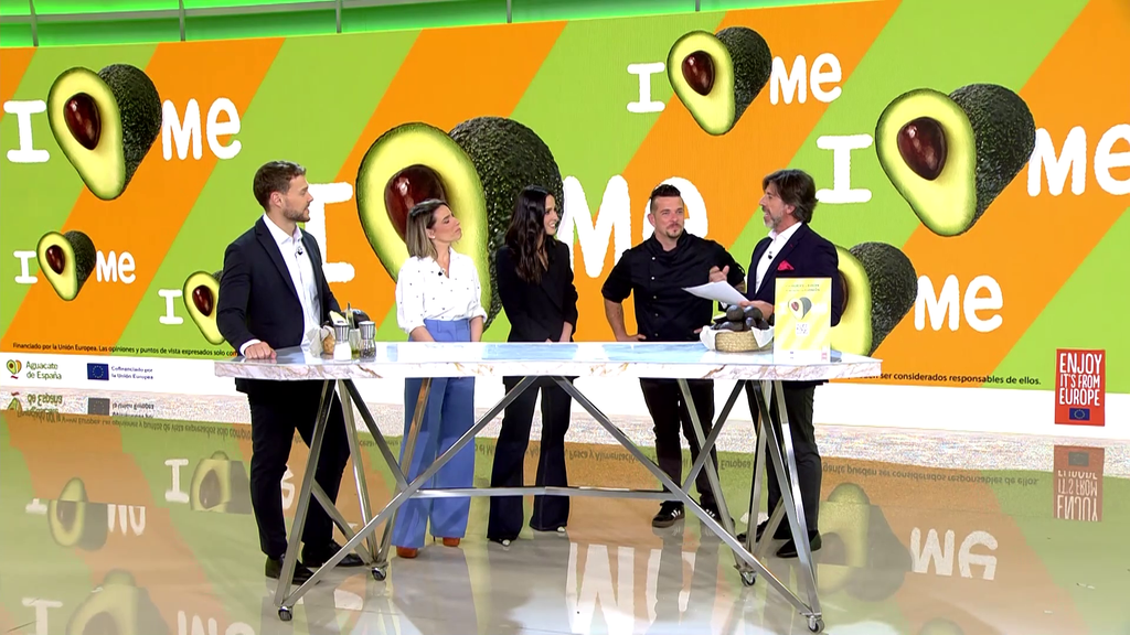 Antonio Carpintero, director general de Intertropic, se suma a los presentadores de Mediaset para firmar el ‘Contrato Conmigo Mismo’