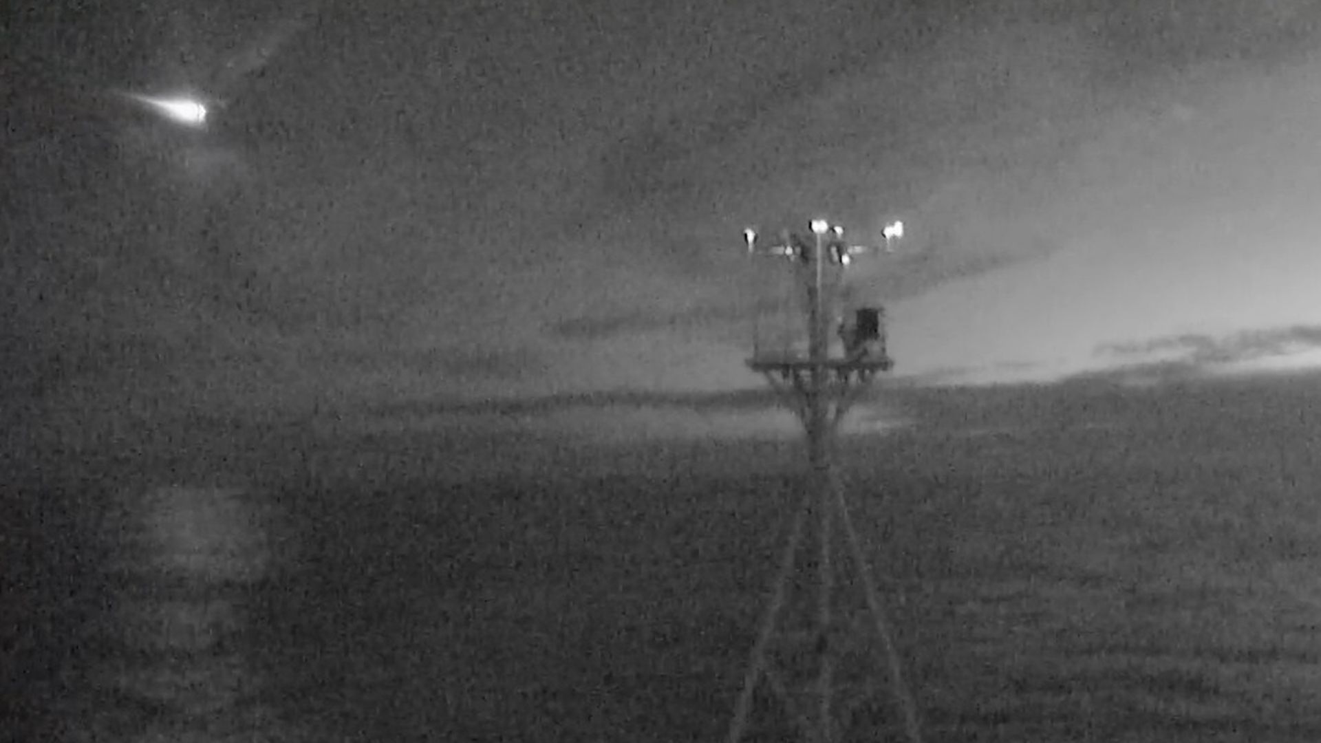 La NASA confirma la entrada de un meteorito en la Tierra: "Había destellos de luces diferentes" La NASA confirma la entrada de un meteorito en la Tierra: "Había destellos de luces diferentes"